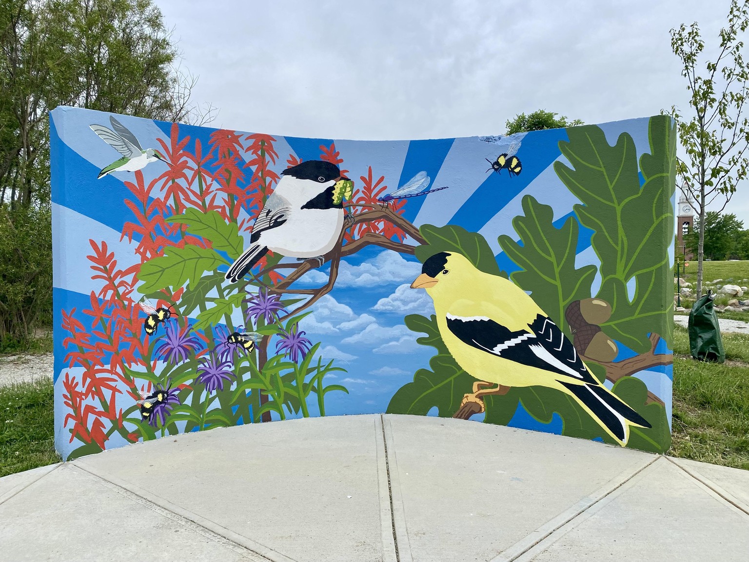 Pollinator Murals - image 1 - student project