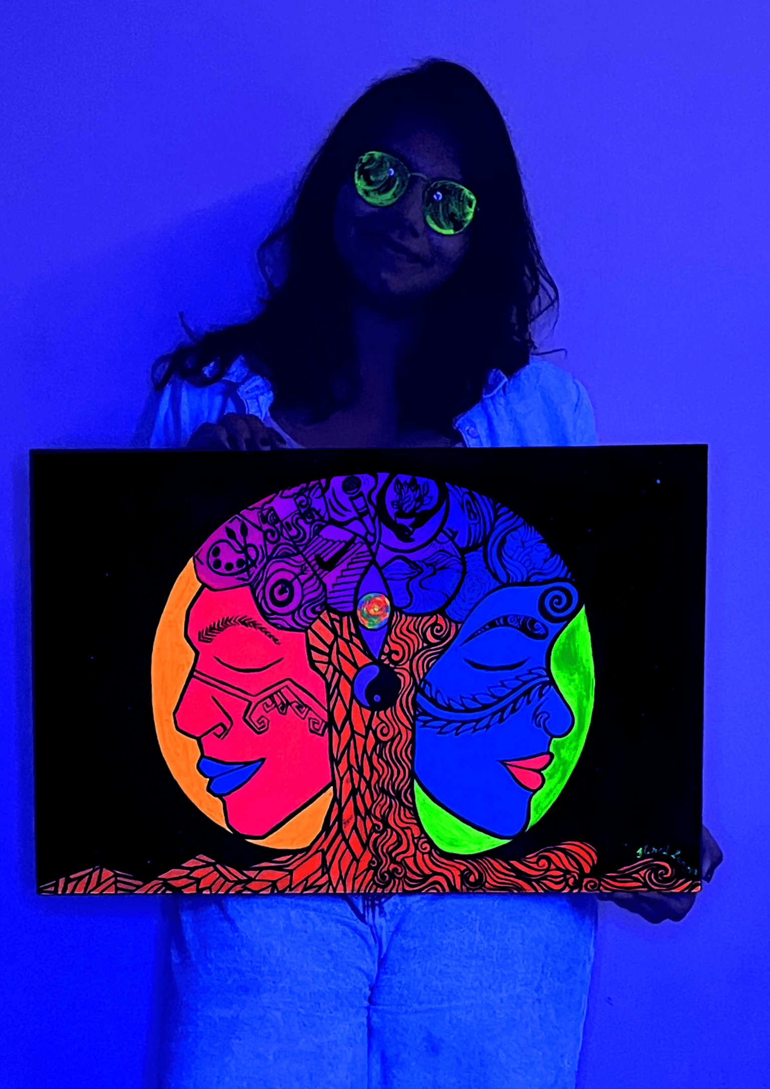 Merge Machine #atrangified - Sketching and Painting a Psychedelic Neon glow art - image 1 - student project