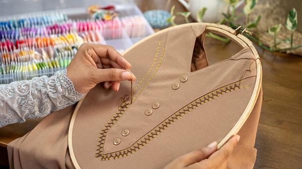 Modern Embroidery Techniques for Dress Embellishment