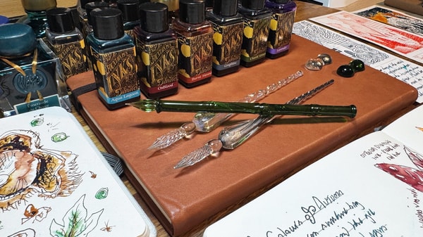 Glass Dip Pens: Sketching & Writing With Glass Dip Pens For Everyday Pages