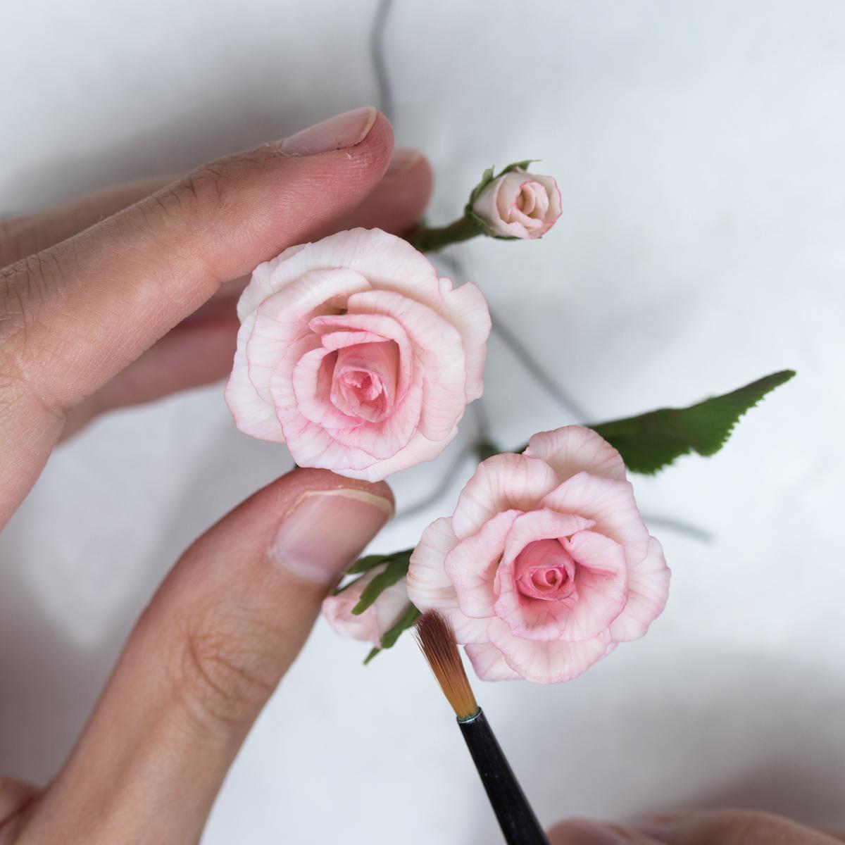 Sculpture : Making Realistic Roses from Polymer Clay