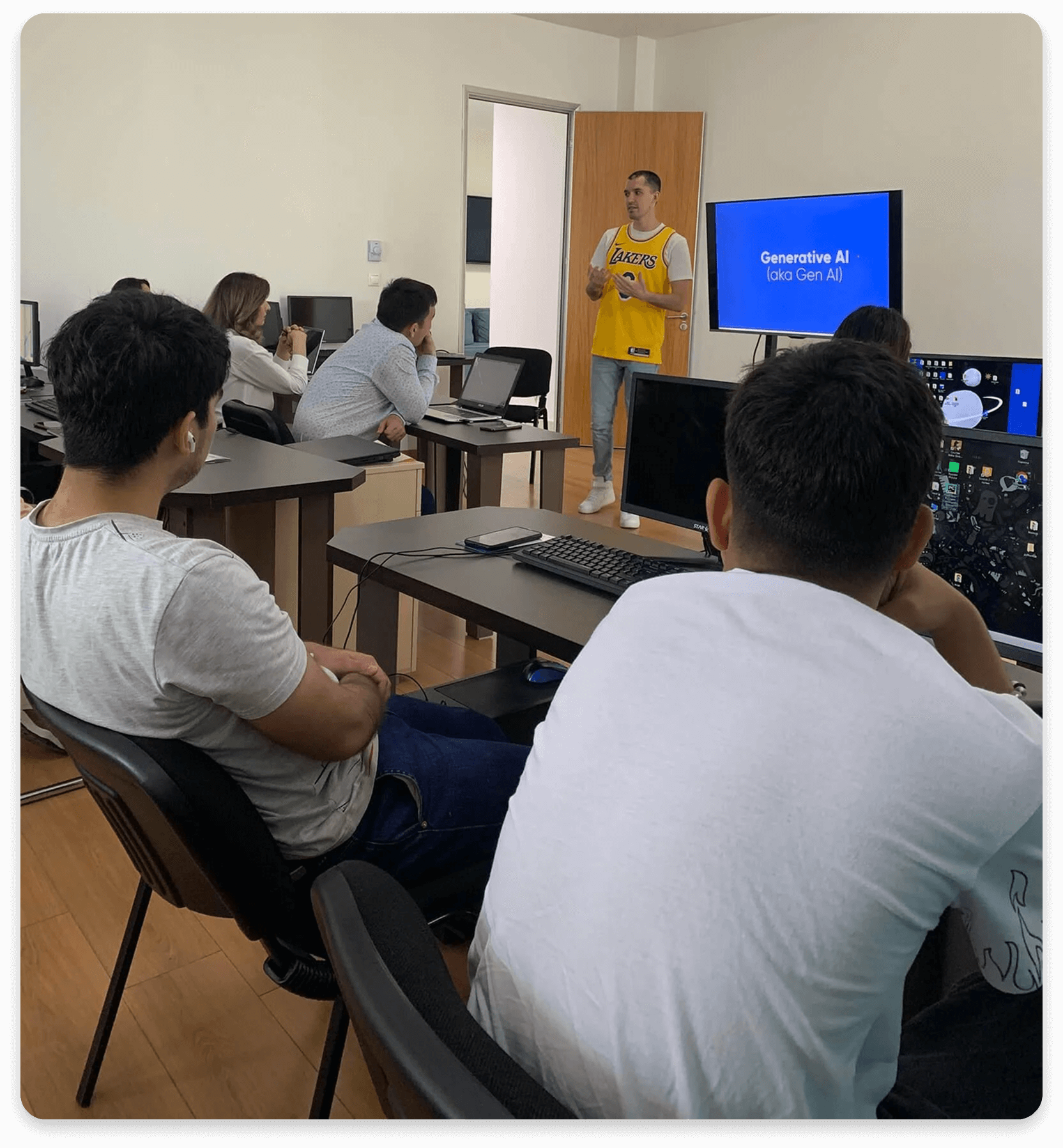 تصویری از ابزار هوش مصنوعی