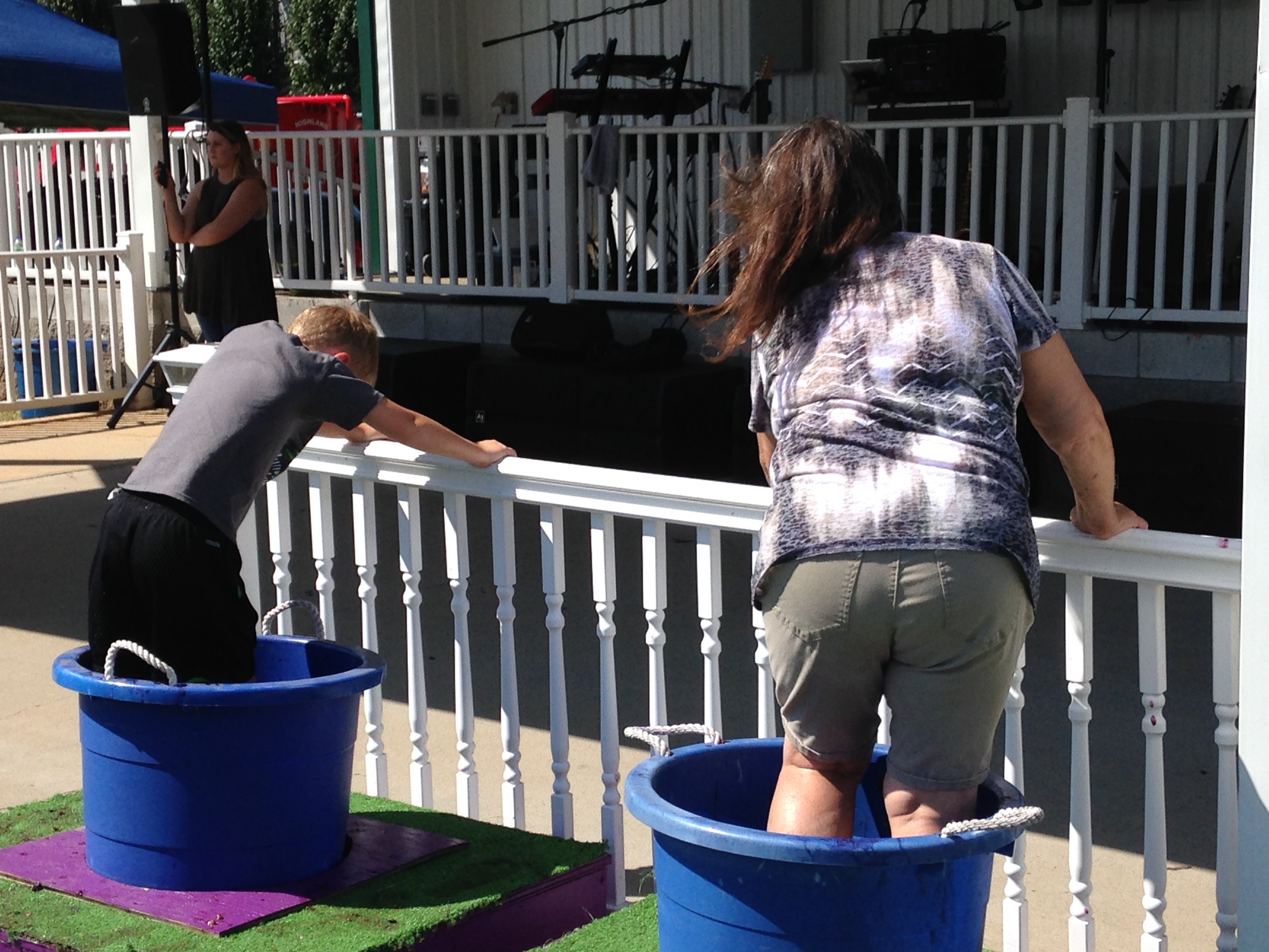Sumner Crest Winery hosts 18th annual grape stomp - student project