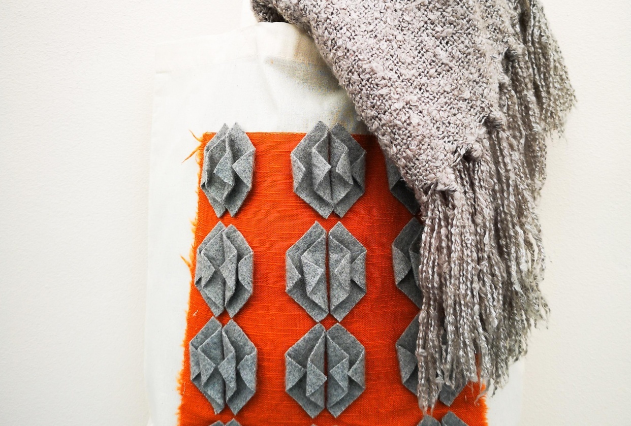 A Tote Bag with Textile Origami - student project