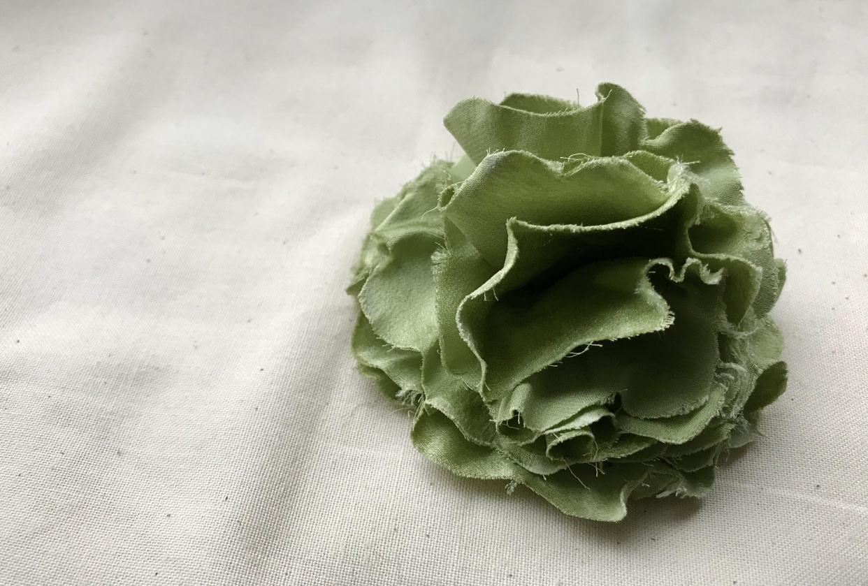 DIY fabric Flowers by Anne Wolf - student project
