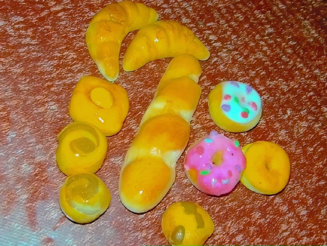 Miniature bakery foods - student project