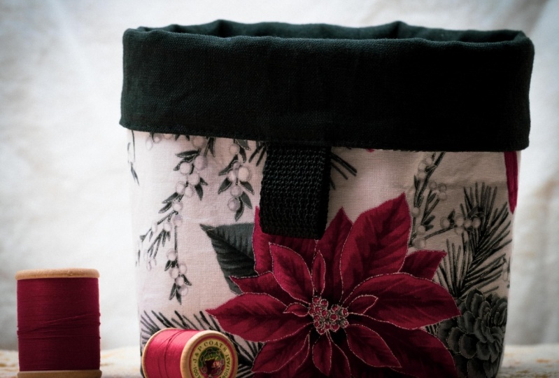 Poinsettia Table Pouch