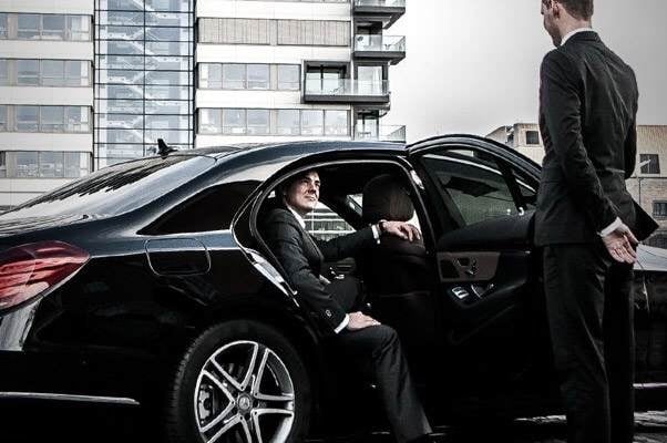 The advantages of renting a vehicle with a driver for companies in 2021. (Disinf - student project