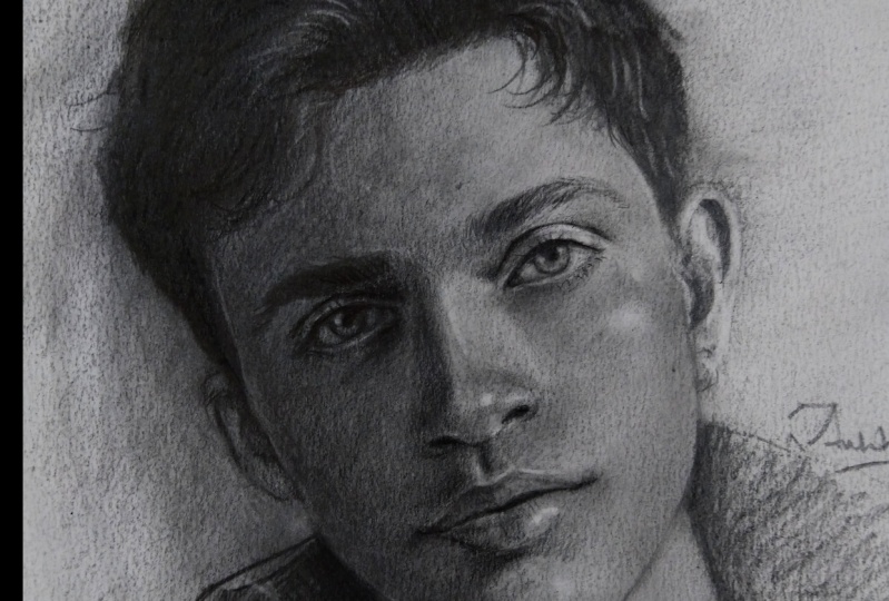 HUMAN PORTRAIT DRAWING USING LIGHT & SHADES