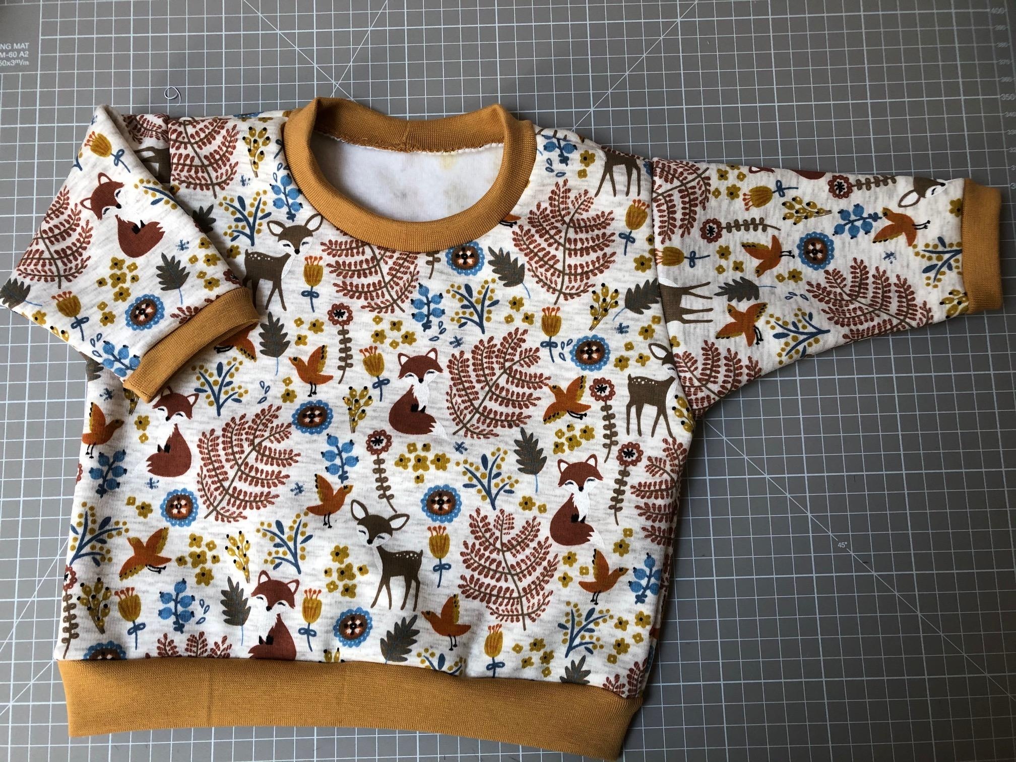 Baby sweater size 3-6m - student project