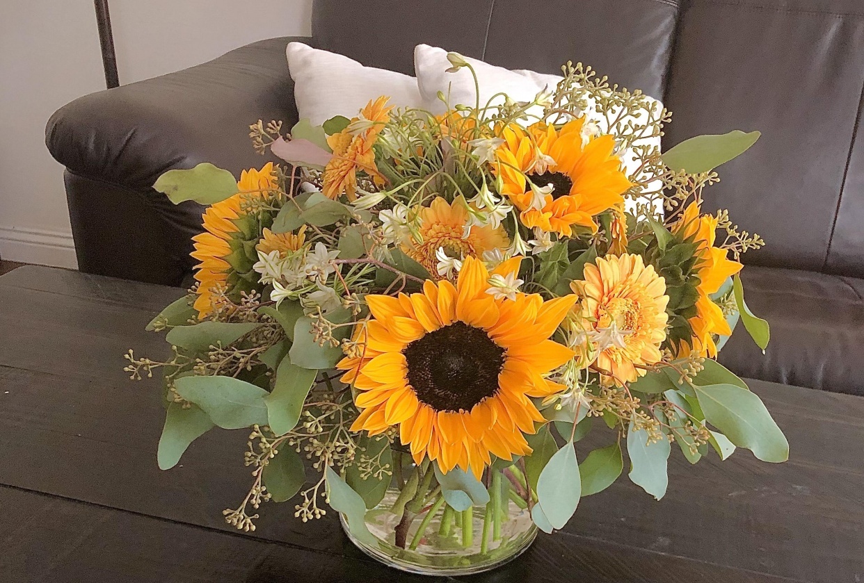 Summer floral arrangement - student project