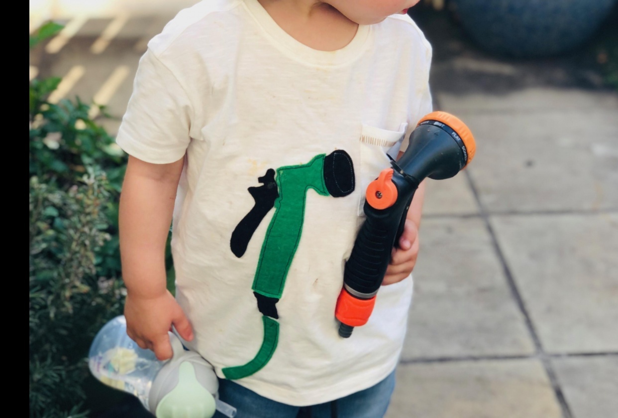 My nephew loves hoses...and I couldn't buy a hose shirt anywhere! - student project