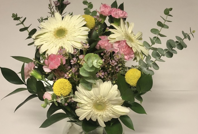 Design a Professional Floral Arrangement at Home Beginner Friendly