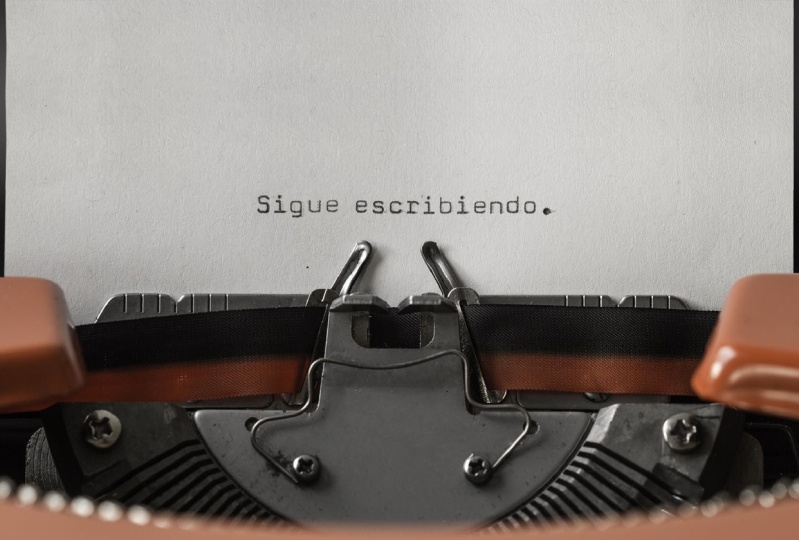 Escribir una historia corta de entre 2000 y 5000 palabras