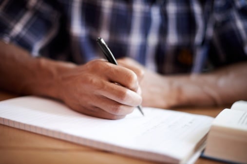 How to Avoid Scams While Looking for an Essay Writer In 2022 - student project