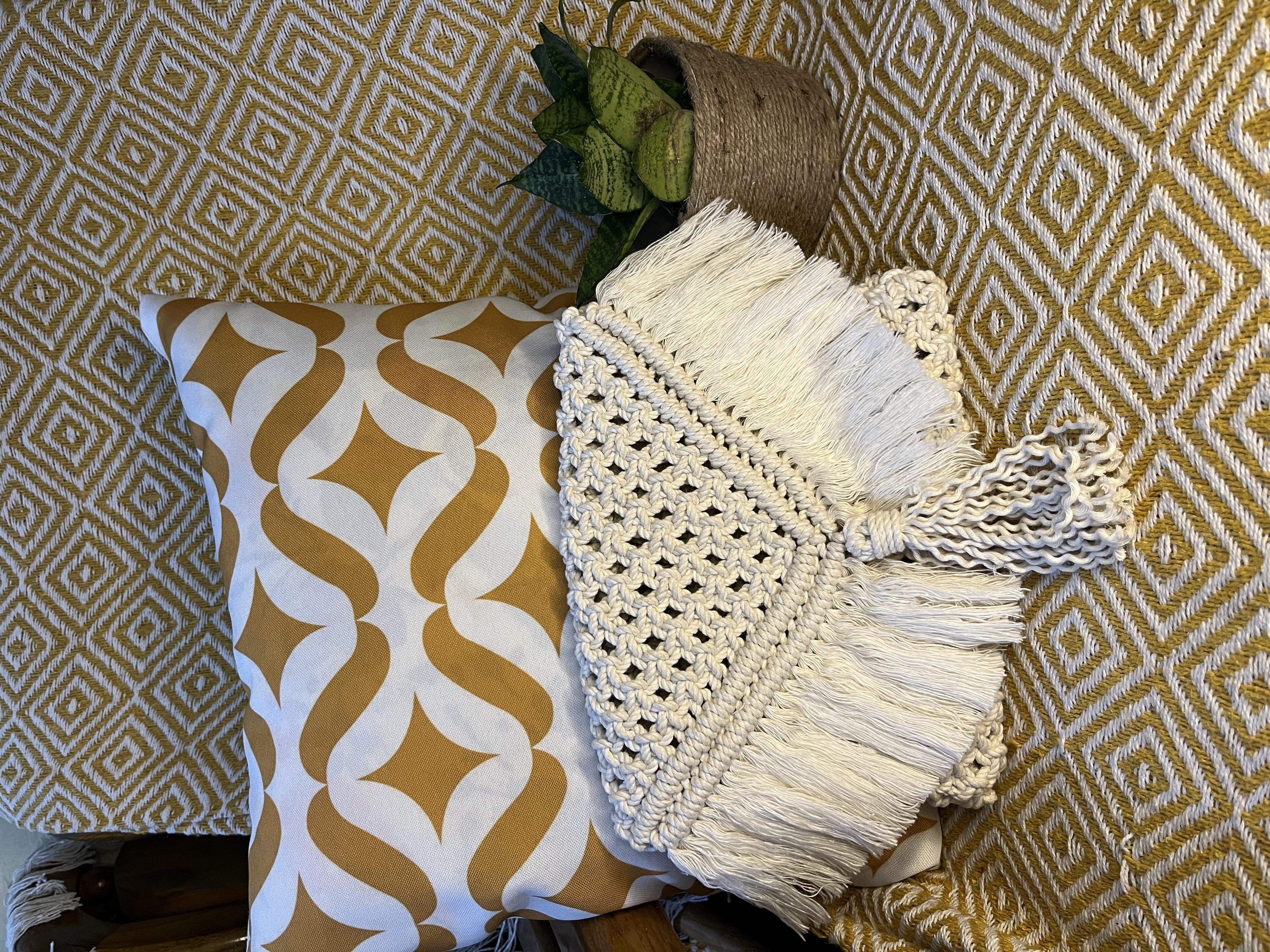 Macrame handbag - student project