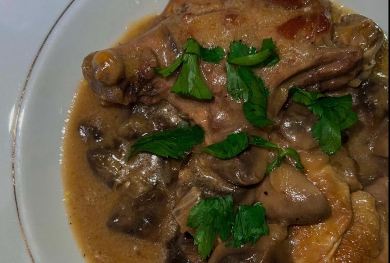 Chicken fricasse & mushroom omelette