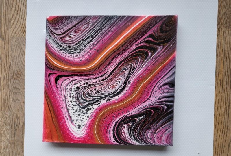 Fluid Acrylic Pouring with Cells.