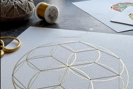 Bordado sobre papel: prepara, colorea y