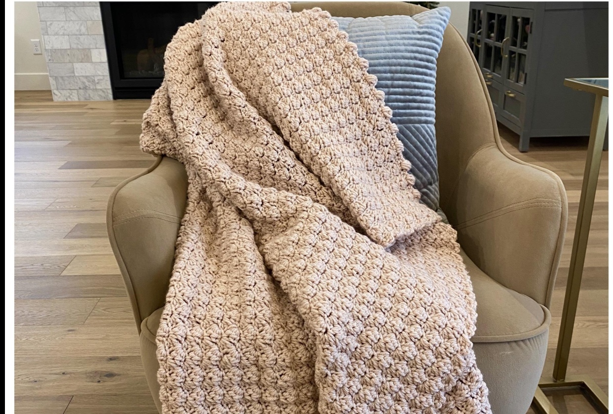Cluster Stitch Blanket - student project