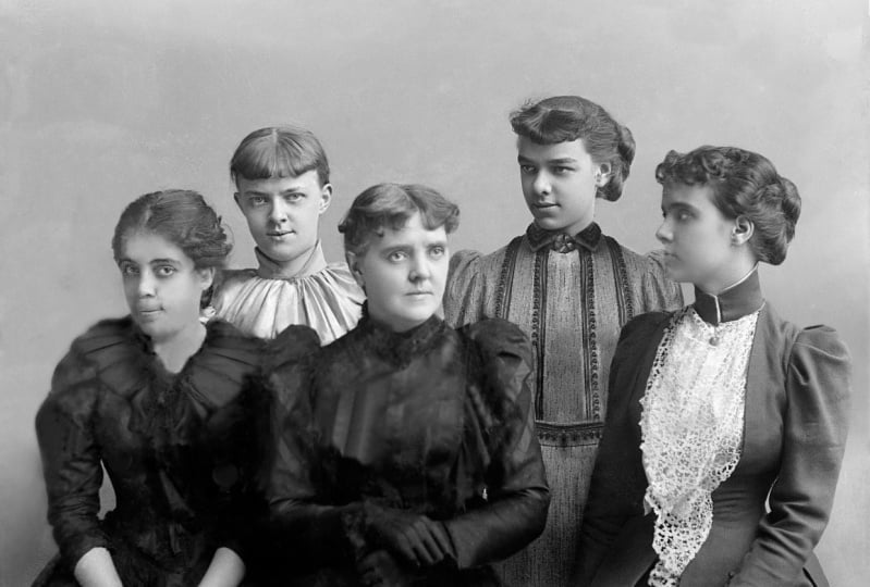 Advanced Photo Restoration Techniques