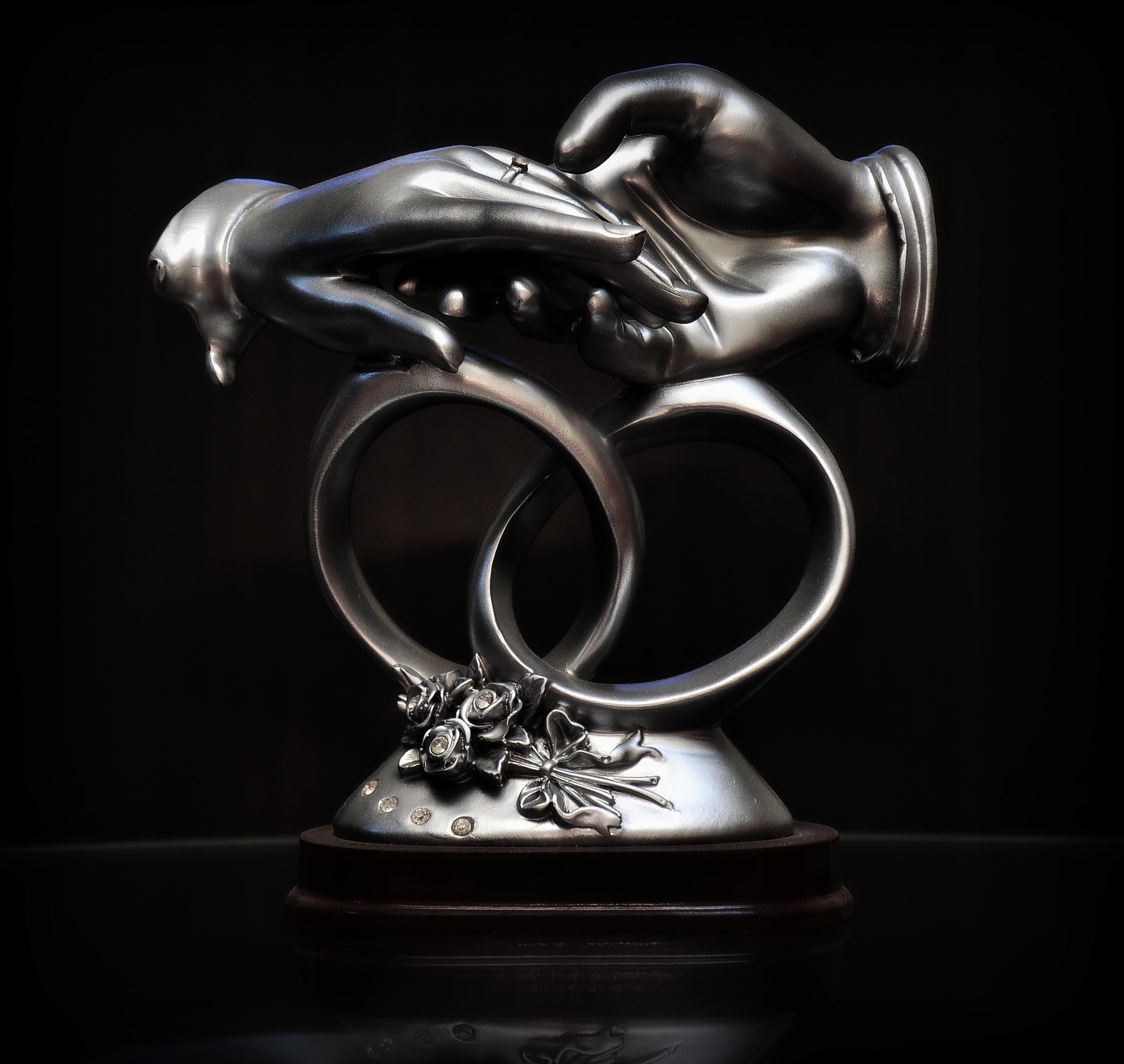 Bride and groom hands statue - student project