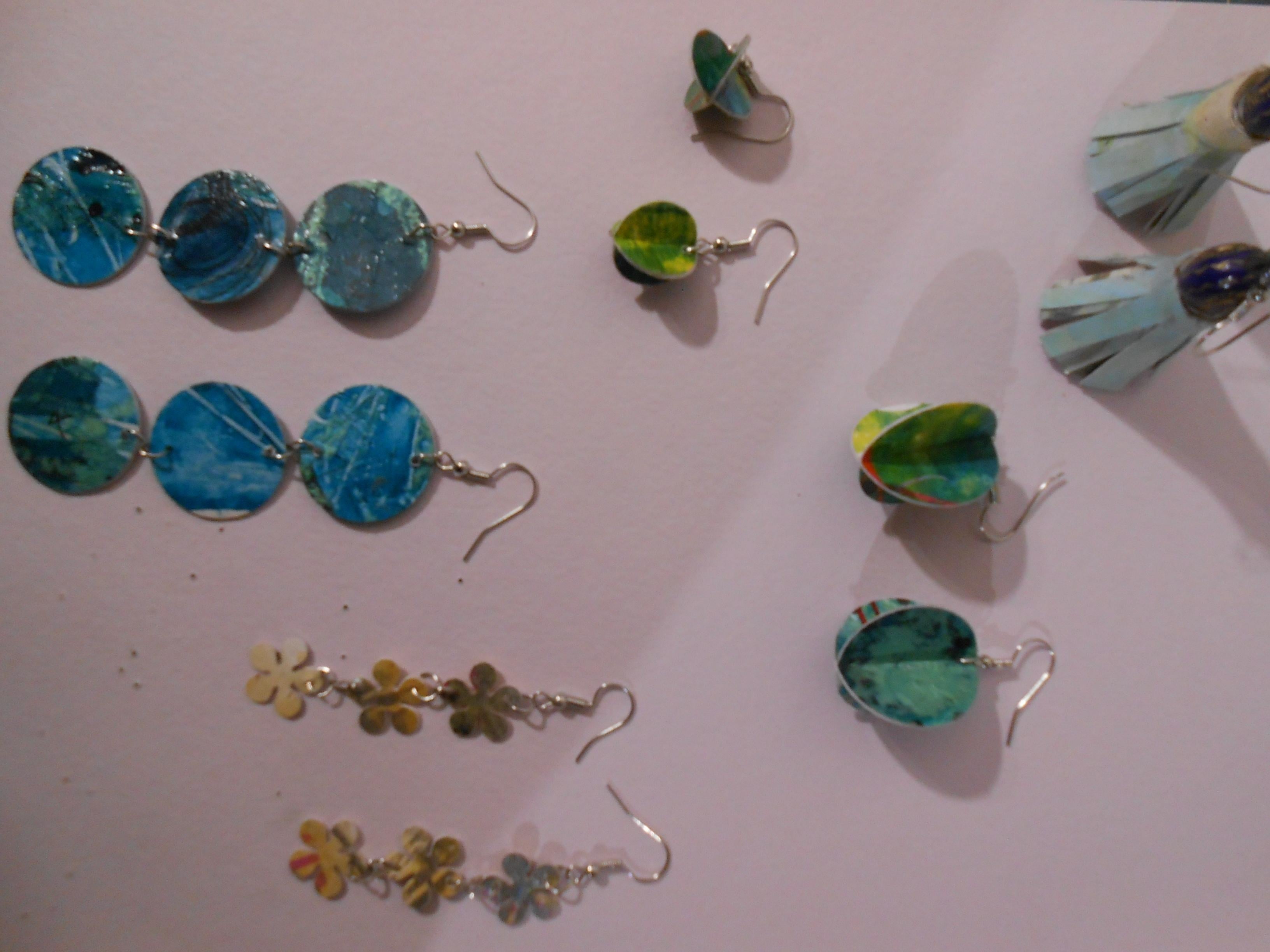 boucle d'oreille en papier - student project
