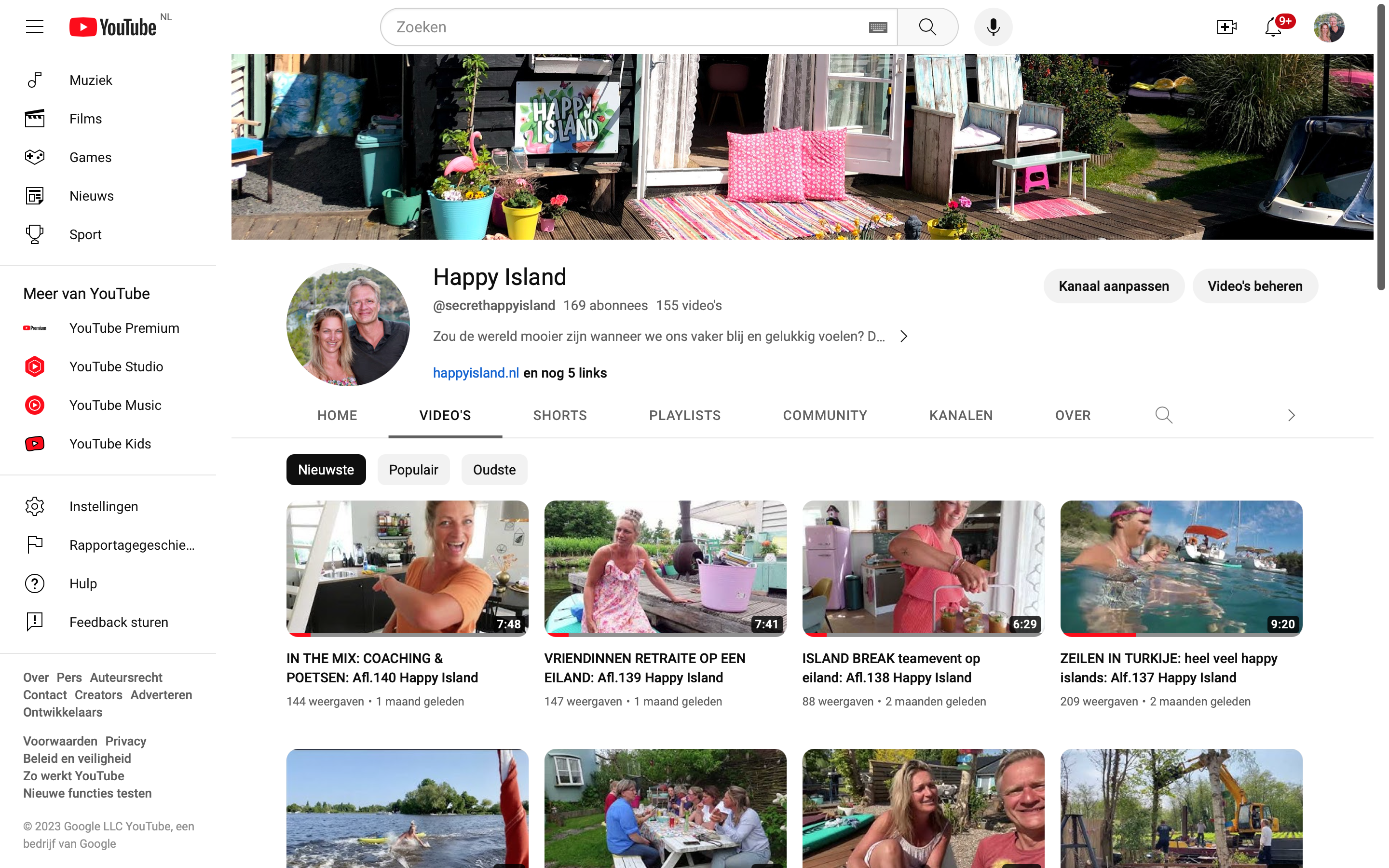 Girlfriends-retreat on an island - student project