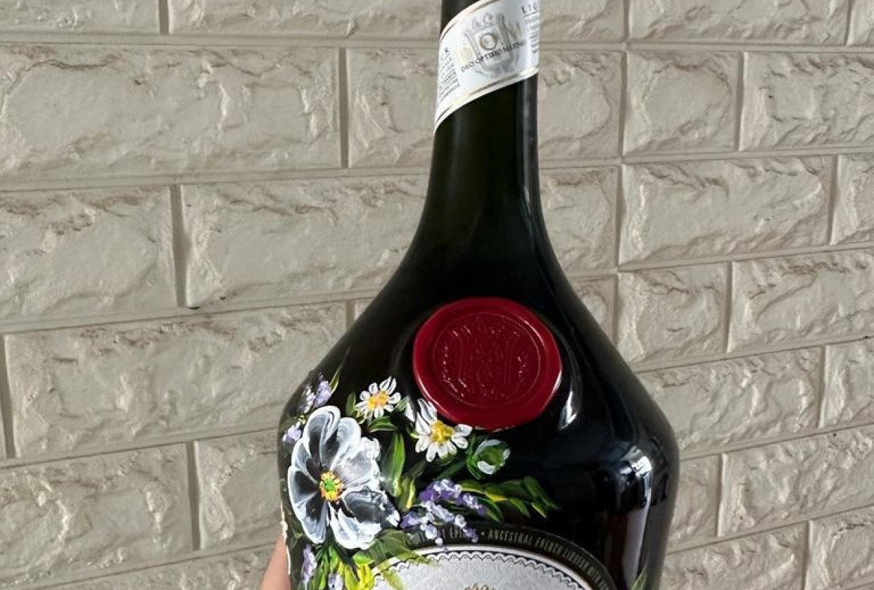 Wine bottle painting - student project