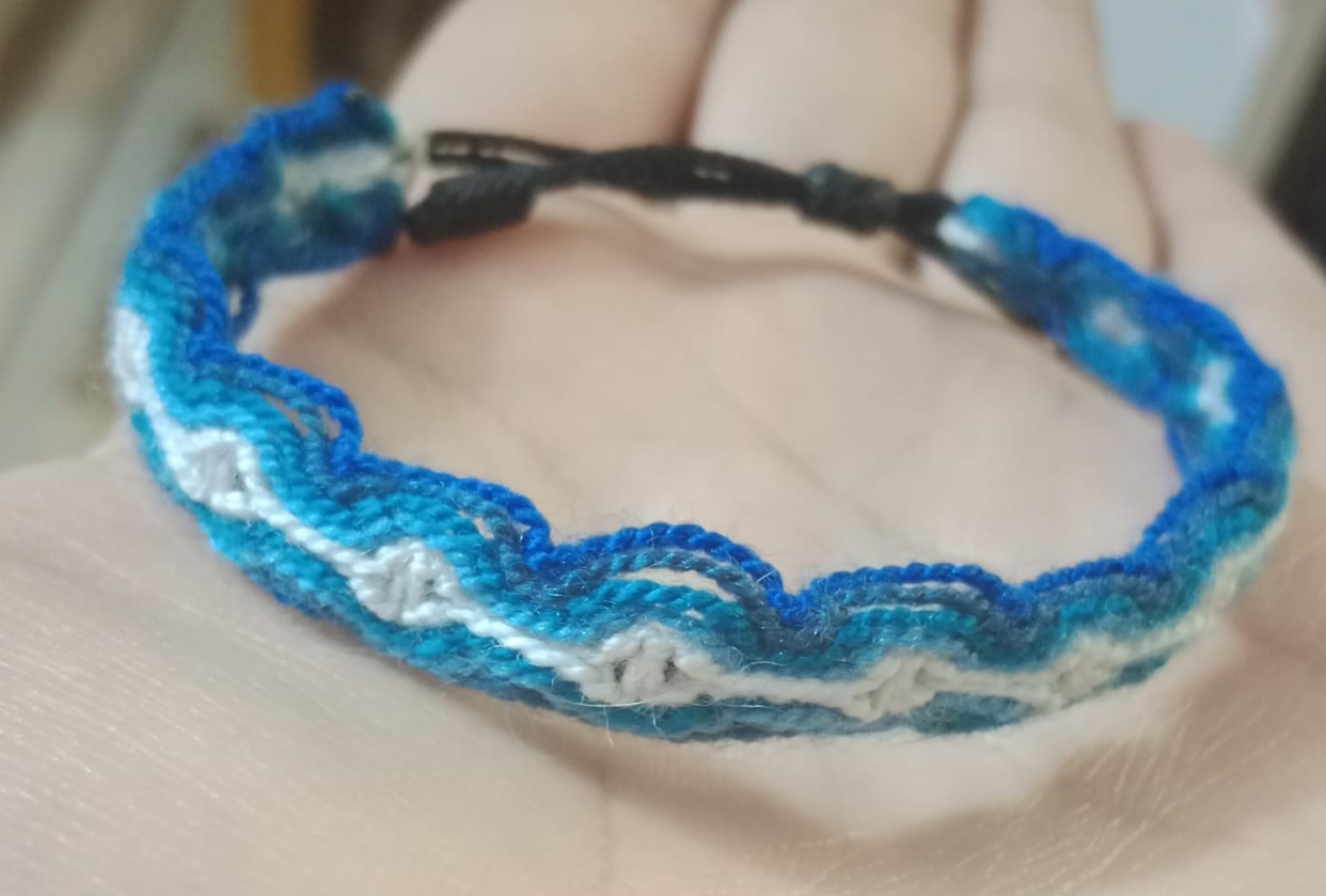 blue to white bracelet - student project
