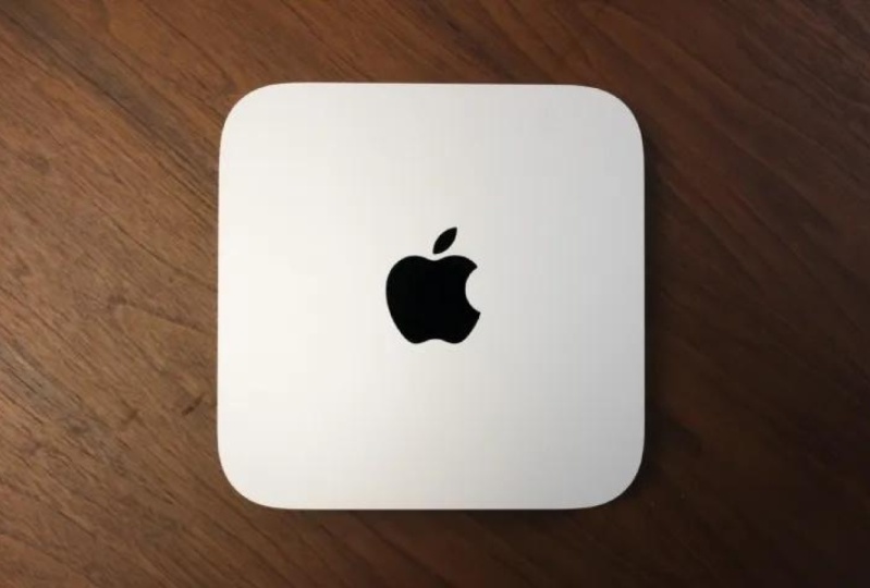 You can run Automatic1111 on Mac!