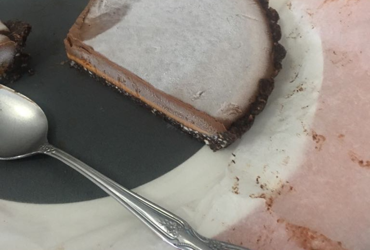 Chocolate Tart-caramel sauce - student project