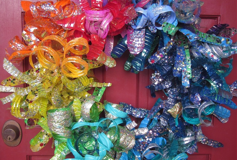 make a recycled plastic water bottle wreath