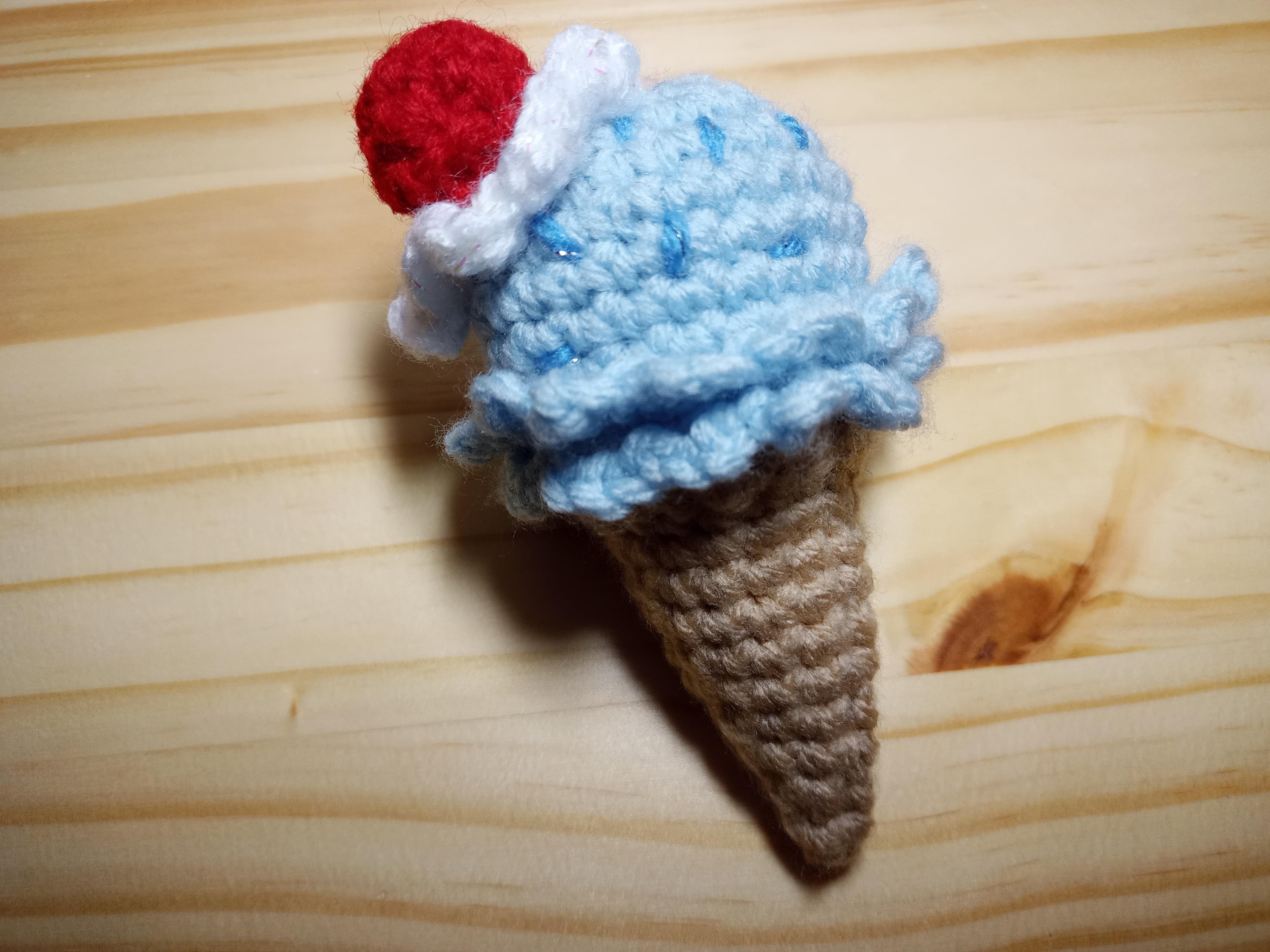 Crochet icecream cone - student project