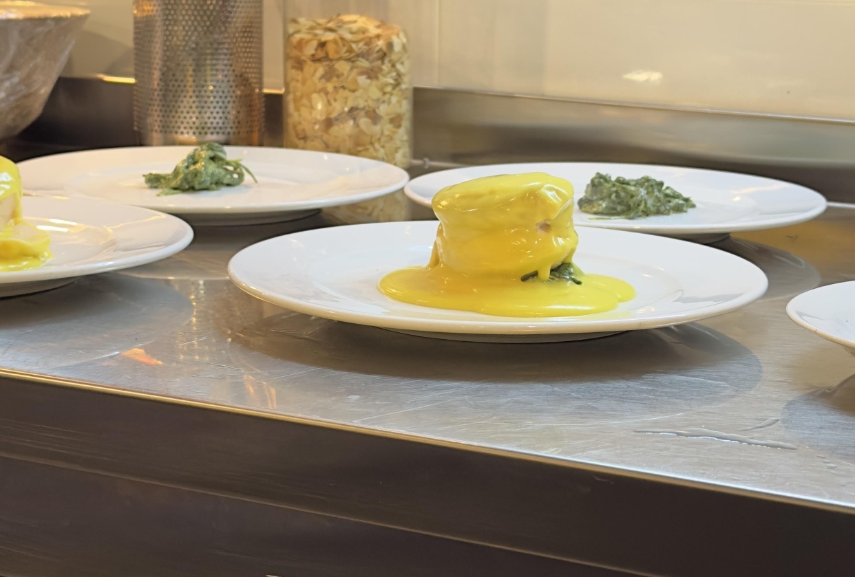 Boiled Salmon x Hollandaise Sauce - student project