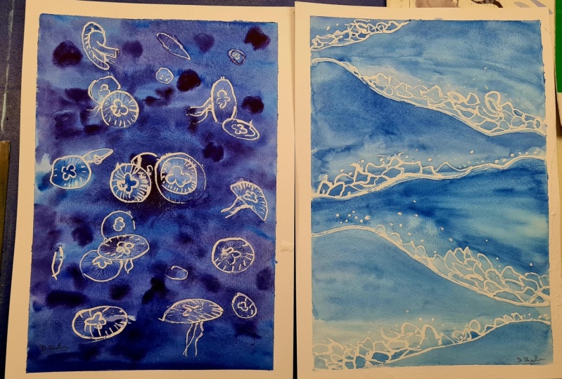 Ocean waves and Moon jellyfish