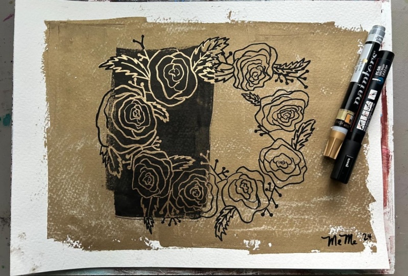 Contrasting Floral Wreath