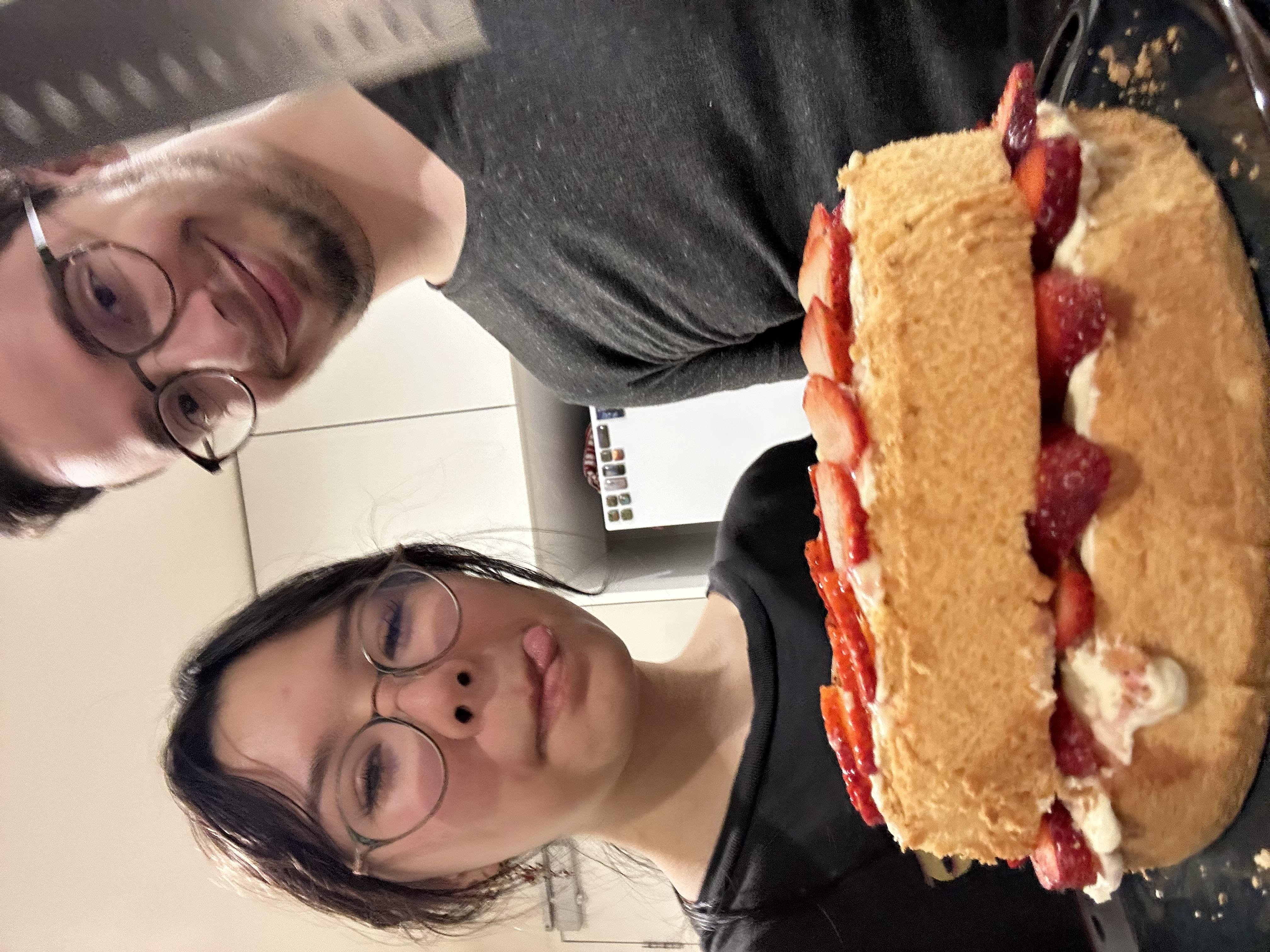 Naked genoise cake with strawberry - student project
