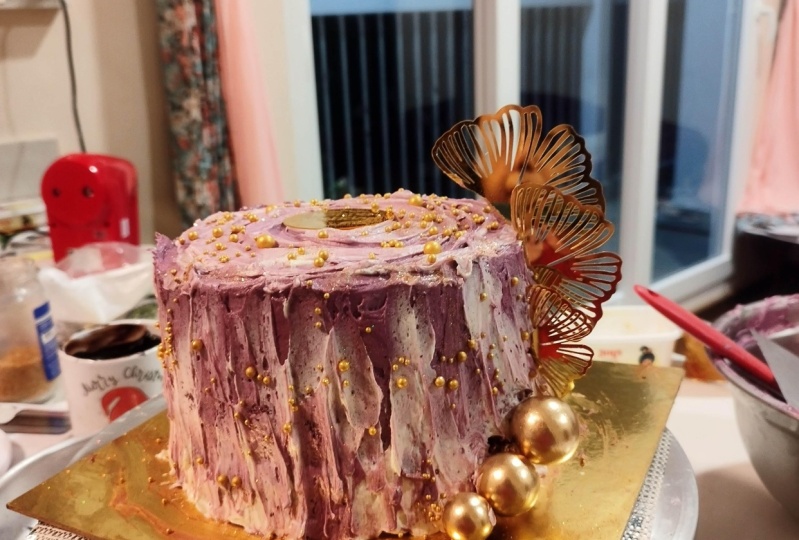 Simple wedding cake