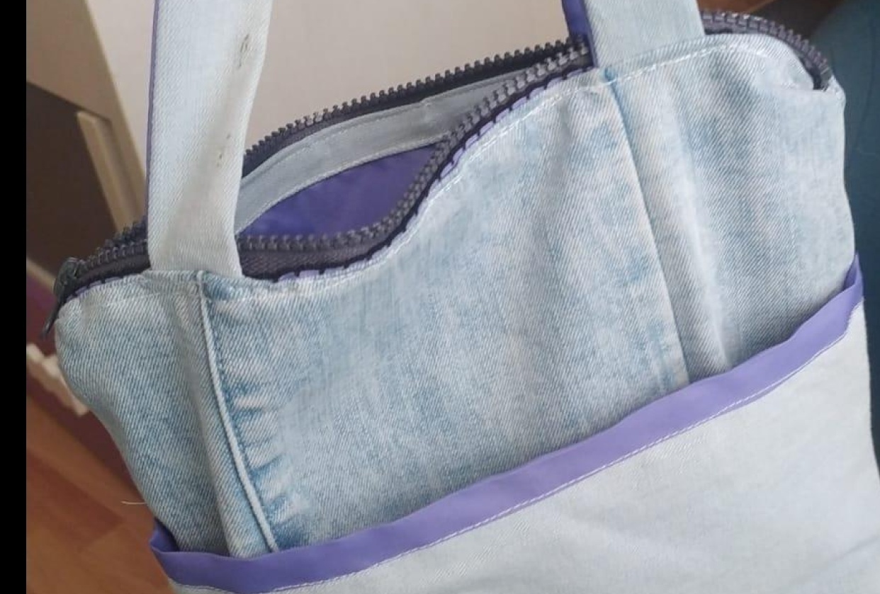 Recicled bag from denim and umbrella fabric - student project