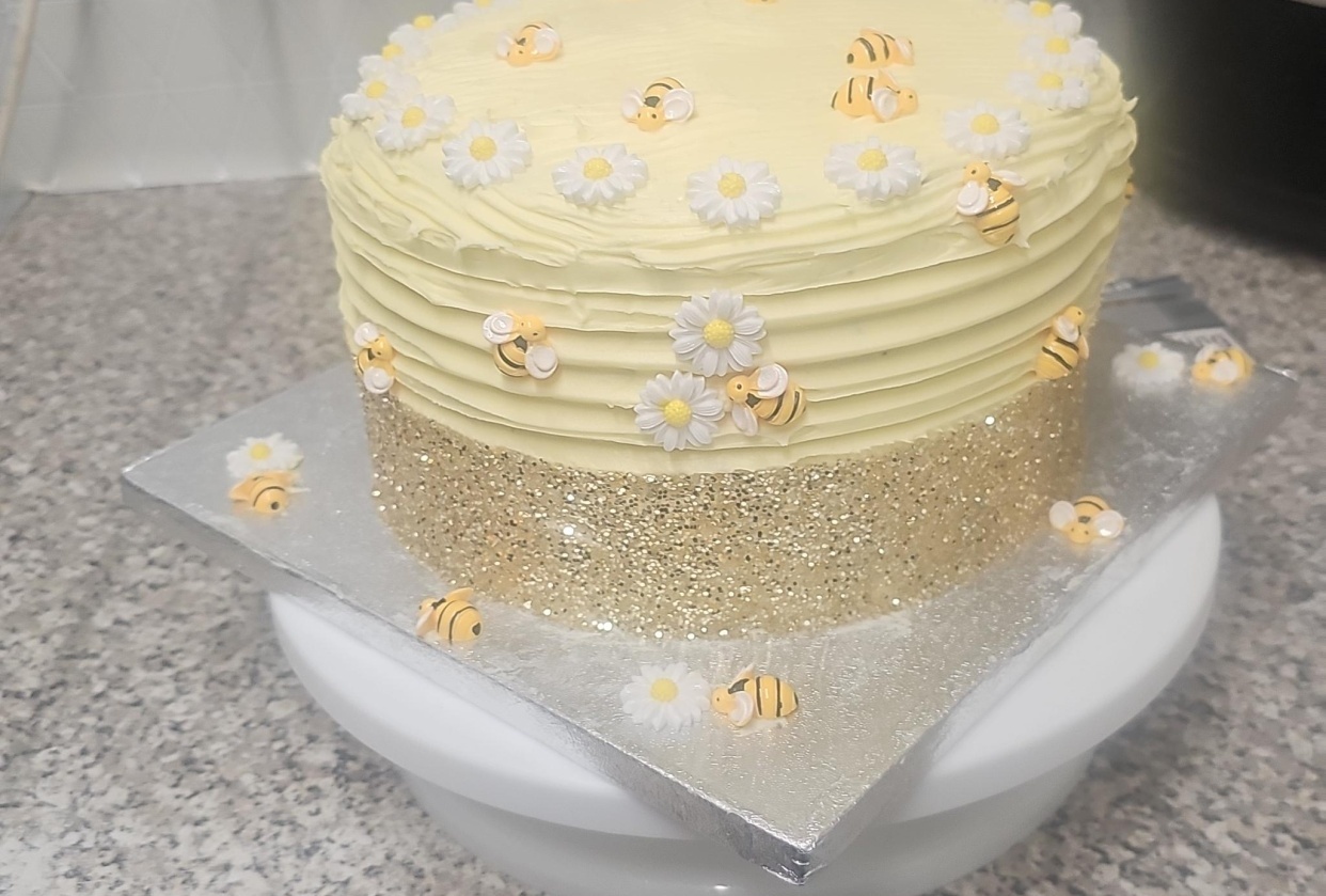 Bee cake - student project