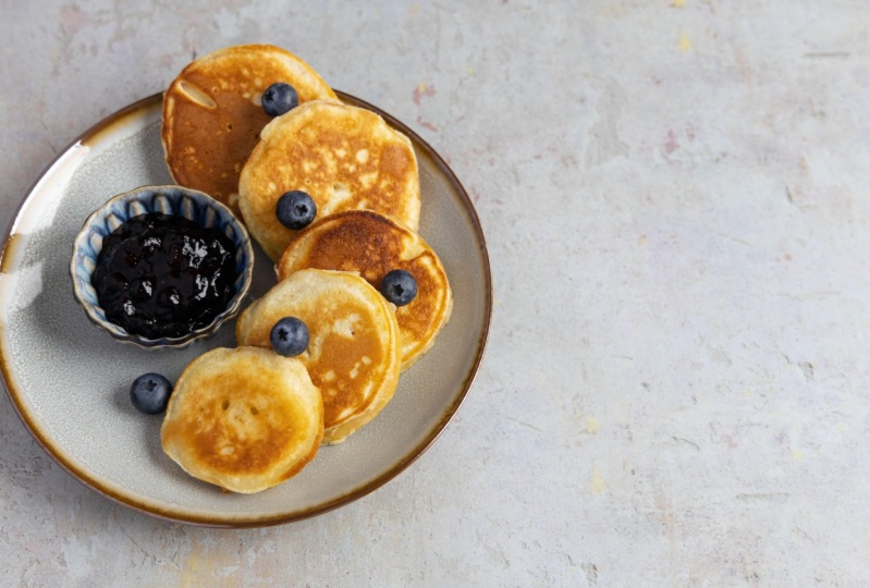 Pancakes with apples