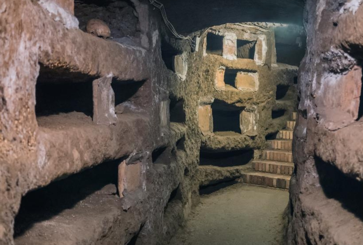 A Walk Through Catacombs - student project