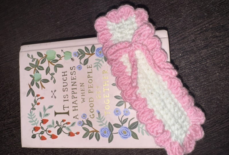 Crochet book mark