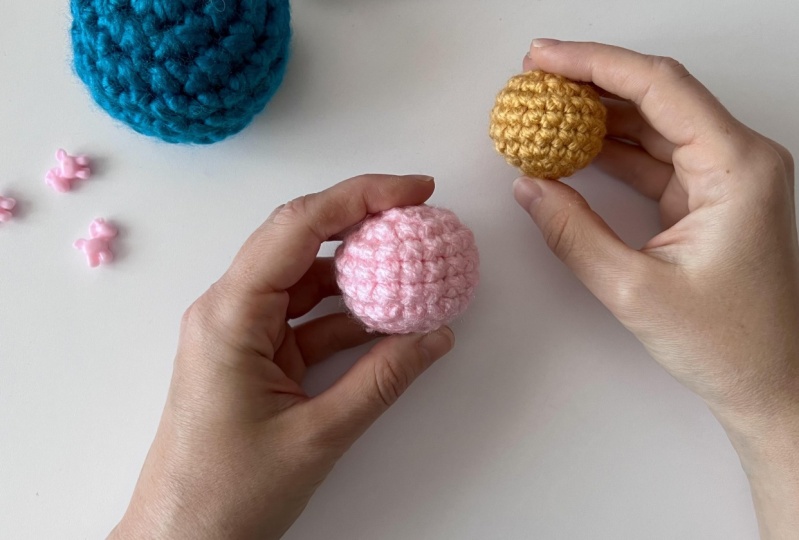 Simple and cute amigurumi balls