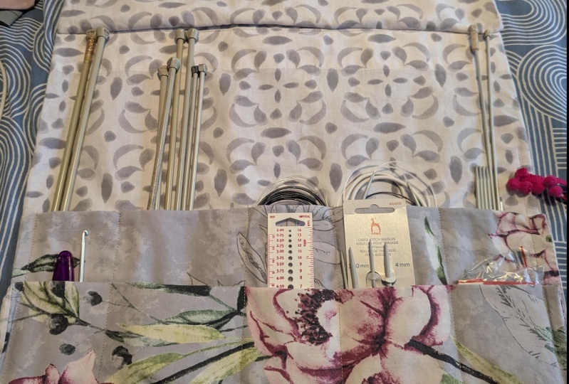 knitting supplies roll up project