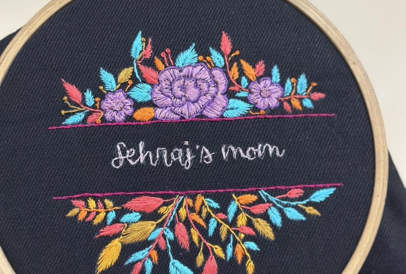 Handlettering using embroidery