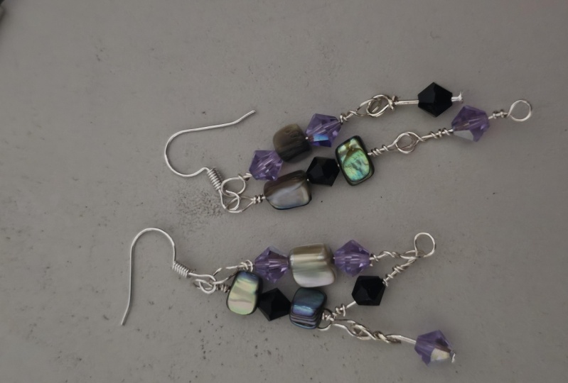 Earrings using the loop method