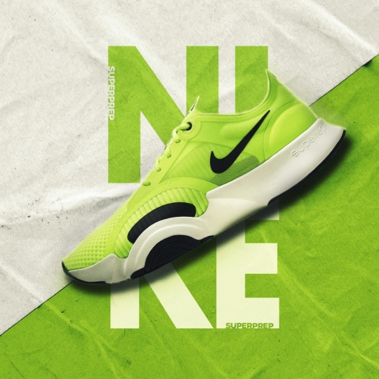 NIKE SNEAKER