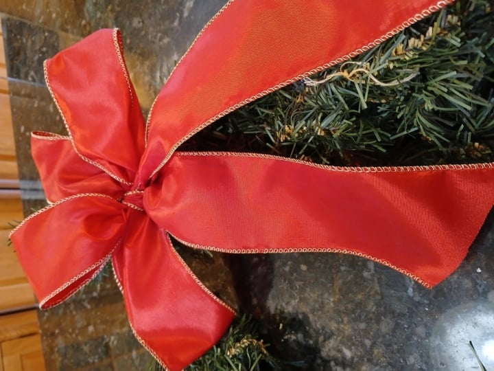 Holiday Bows for Window Boughs